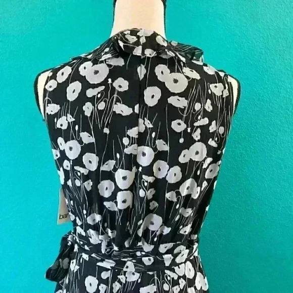 New with tags Bar III maxi wrapped dress in size 10 - Picture 5 of 6